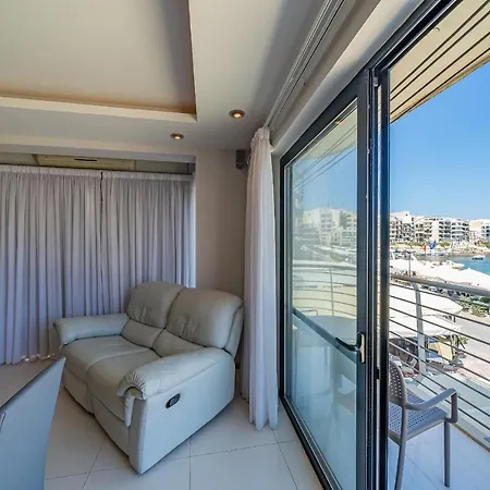 Del Mar Apartment *